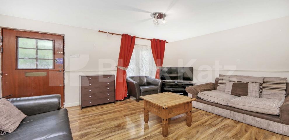 			UNDER OFFER , 1 Bedroom, 1 bath, 1 reception Apartment			 Longfellow Way, London Bridge / Bermondsey